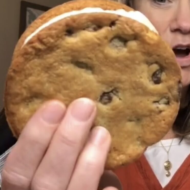 Personalized Cookie Cake Delivery | Best Cookies To Order Online